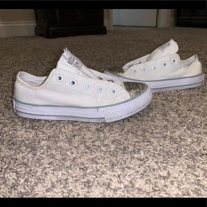 Girls converse sneakers size 13, white and silver